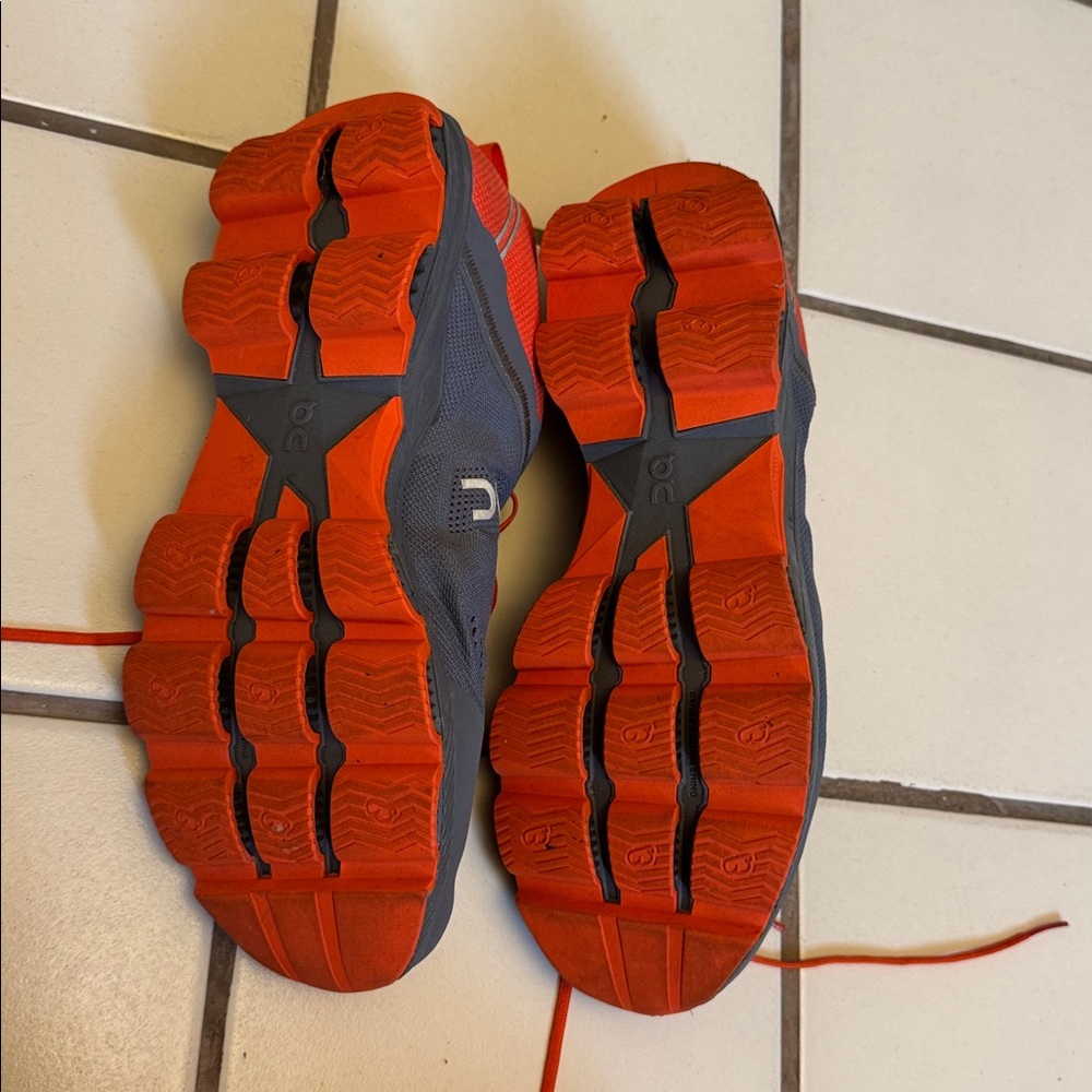 Men’s On Clouds Cloudsurfer Running Shoes Sneakers Orange Gray - Picture 4 of 9